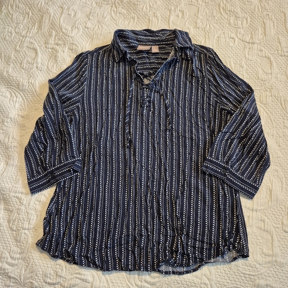 Chico's size 1 or Small blue and white lace up front neck 3/4 sleeve VGUC